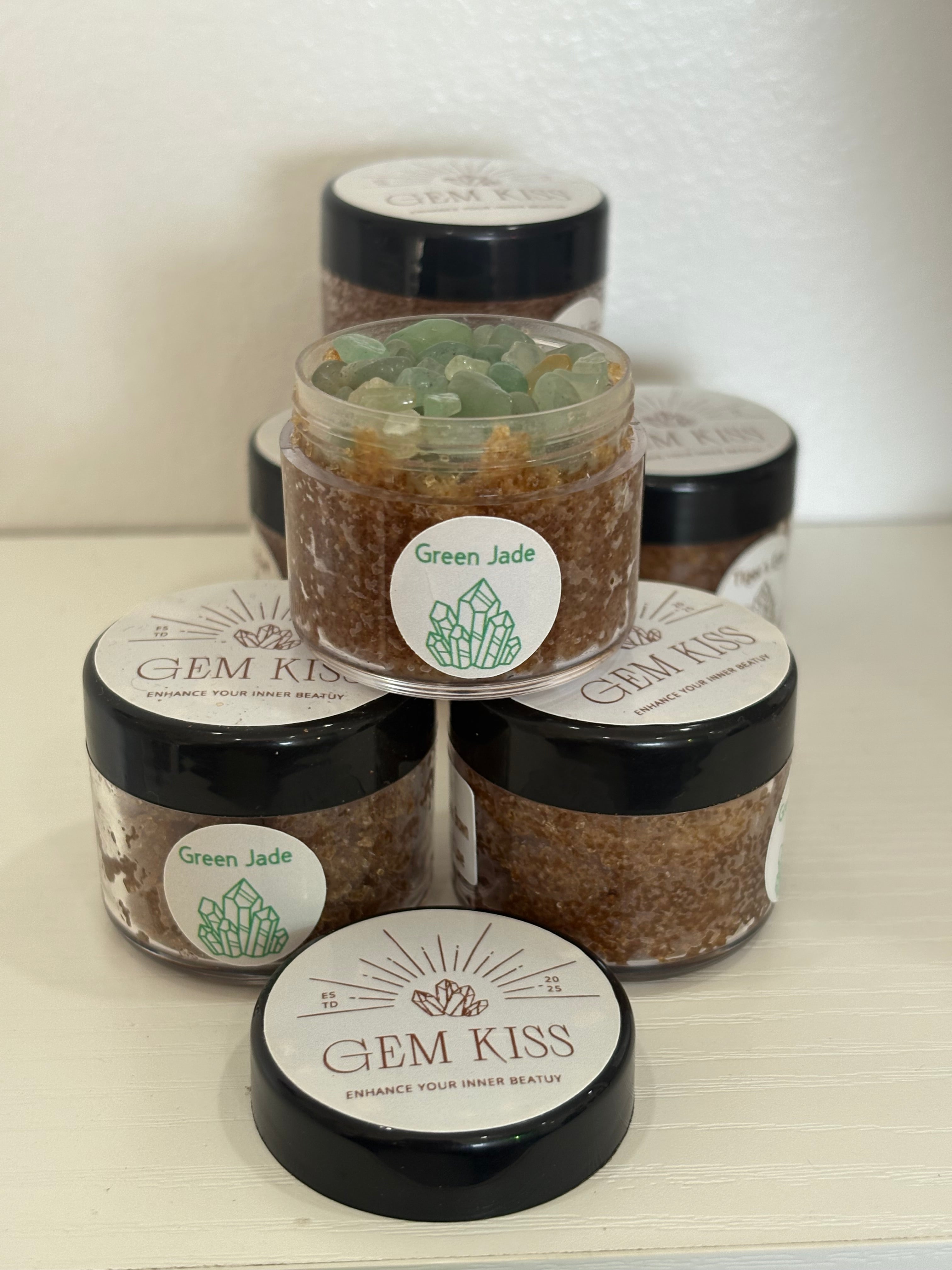 Green Jade Gem Kiss